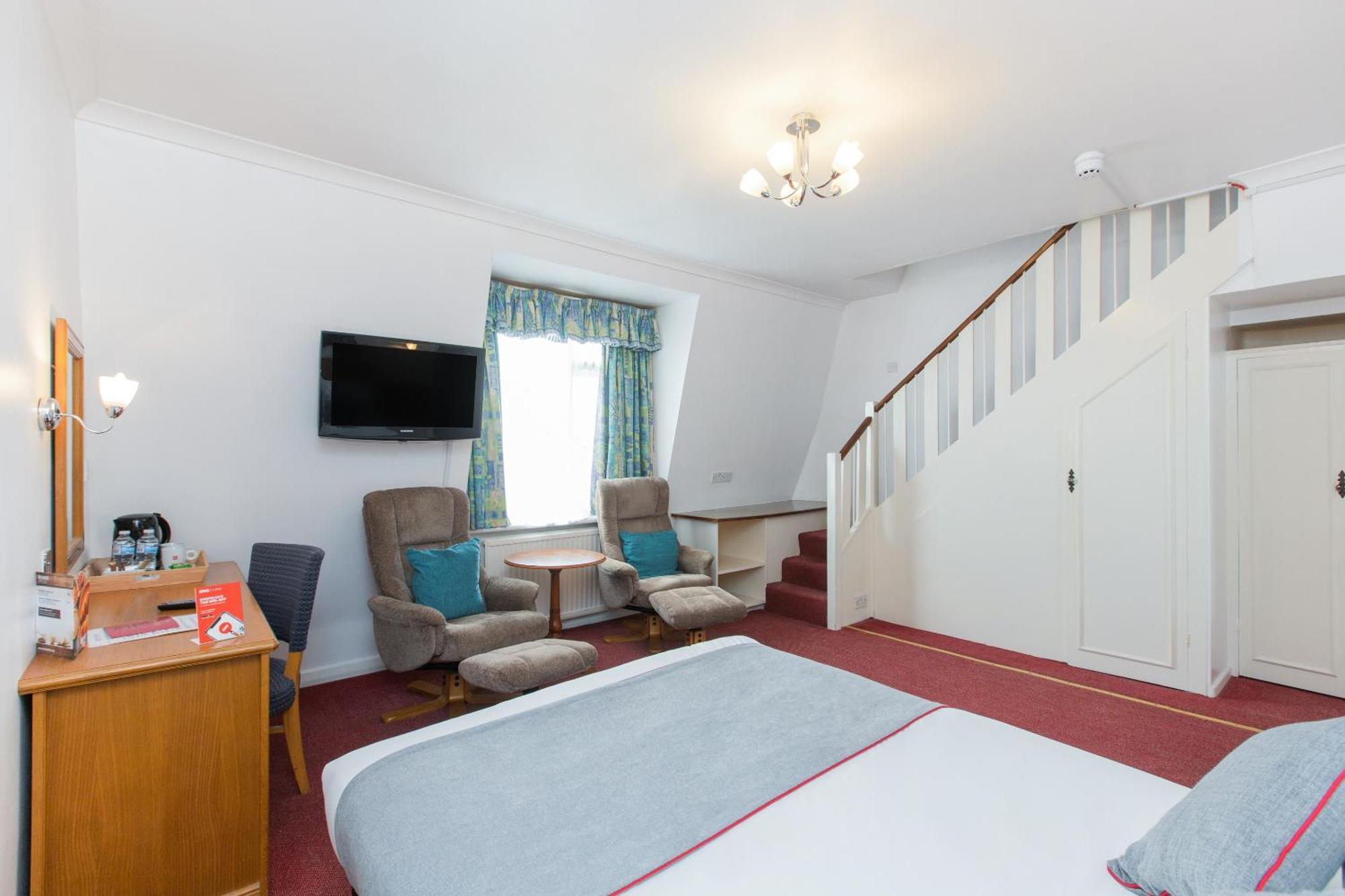 OYO Stade Court Hotel Hythe  Buitenkant foto