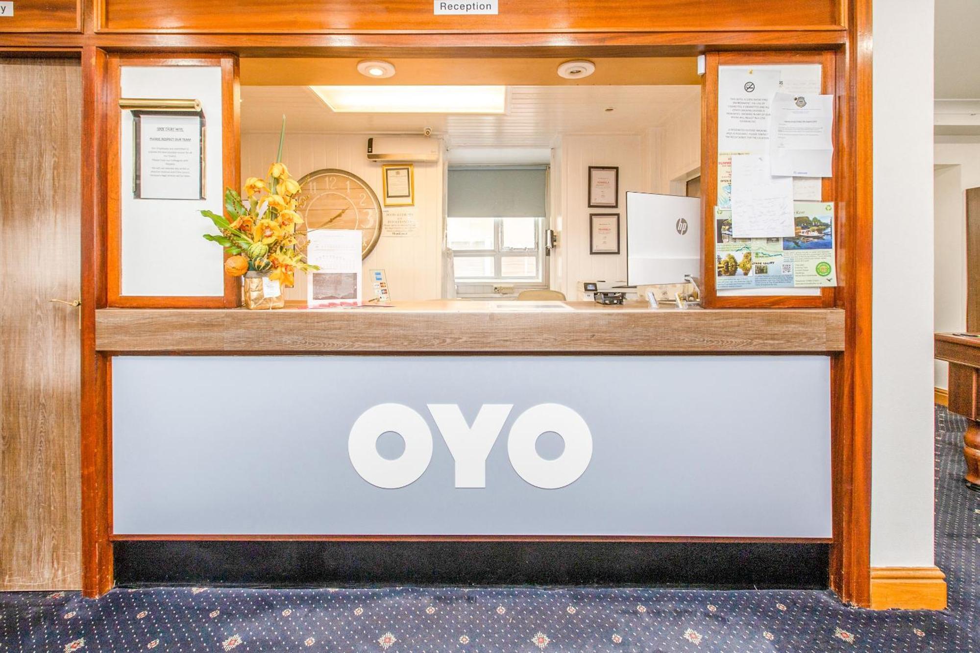 OYO Stade Court Hotel Hythe  Buitenkant foto