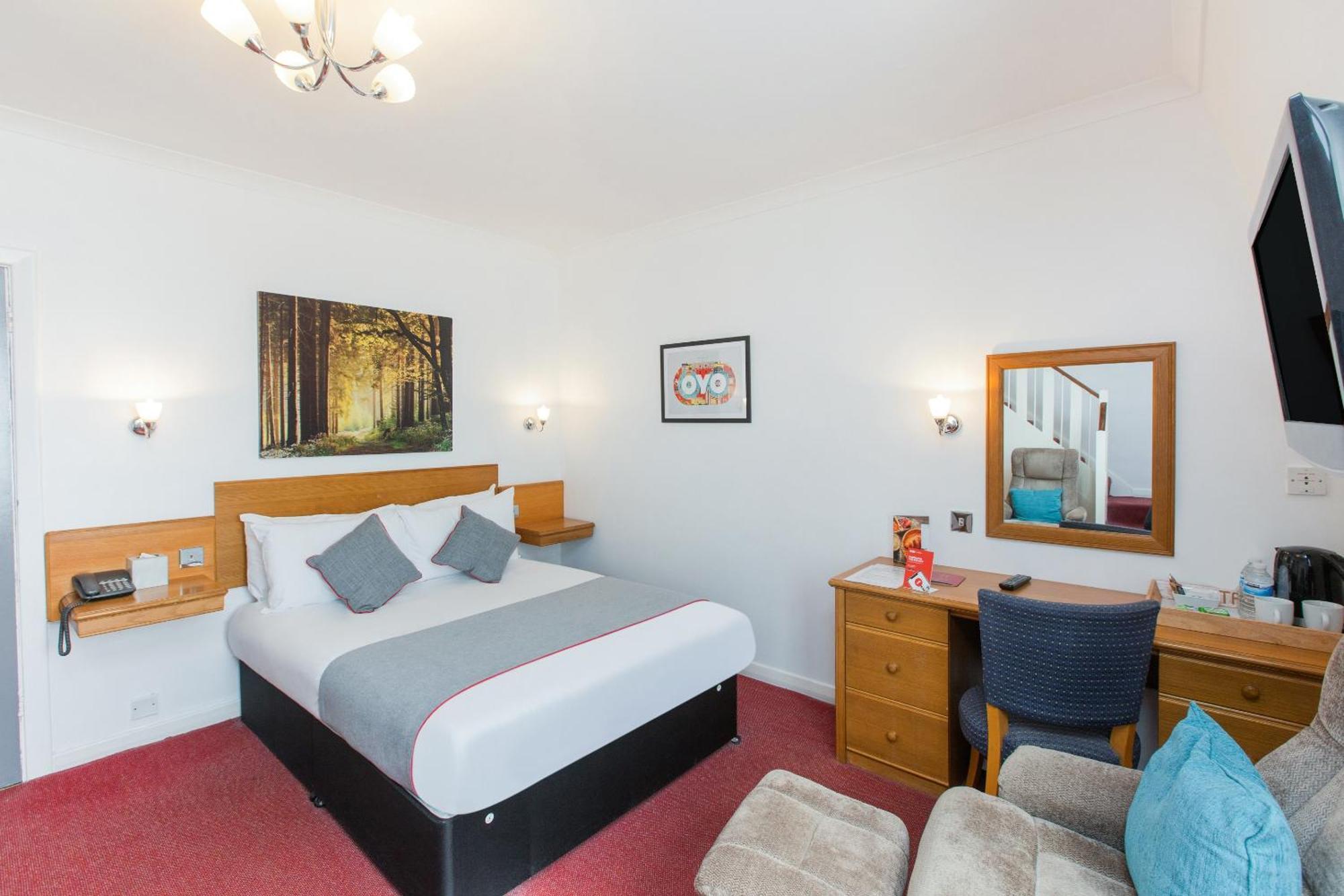 OYO Stade Court Hotel Hythe  Buitenkant foto