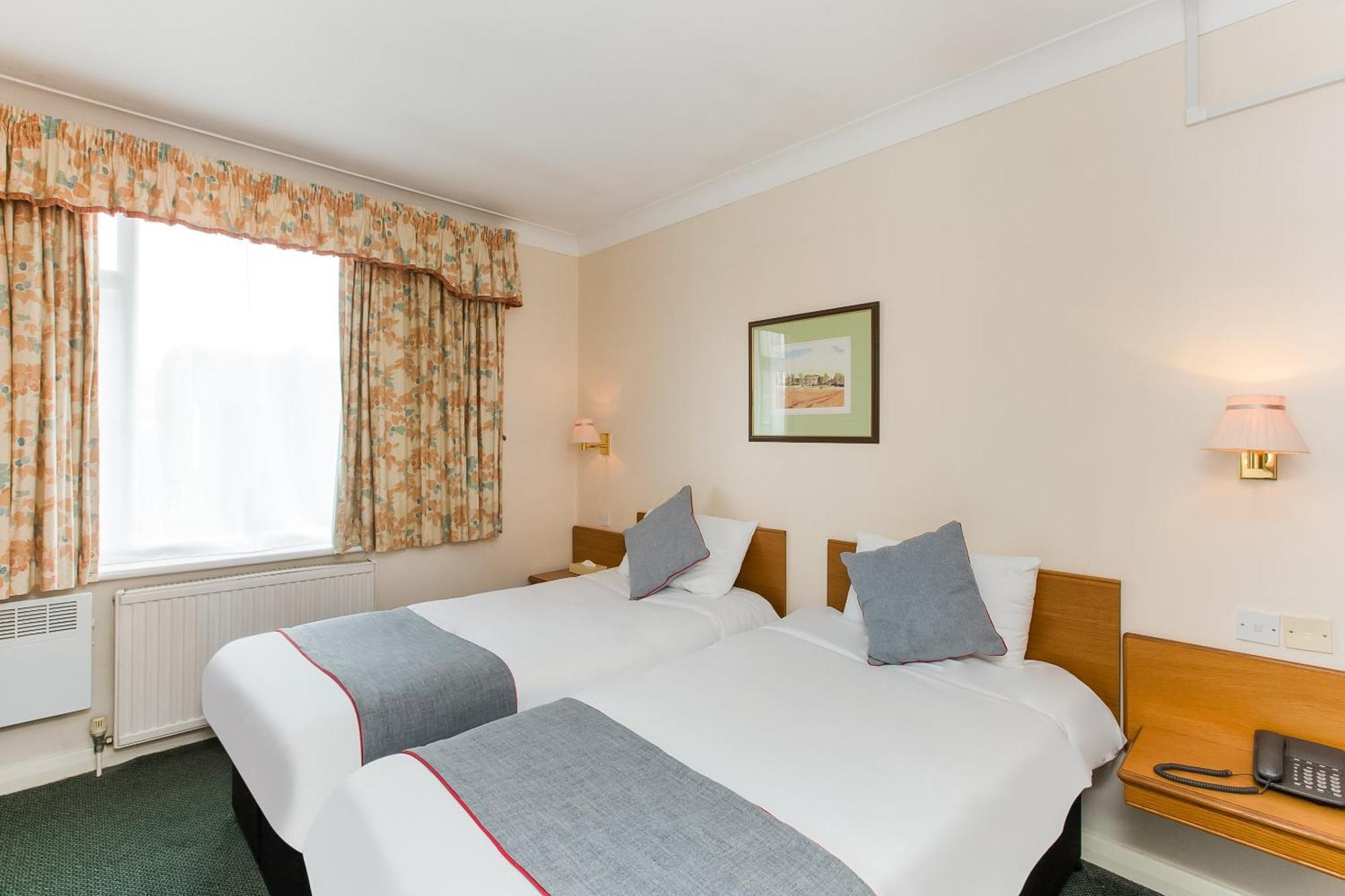 OYO Stade Court Hotel Hythe  Buitenkant foto